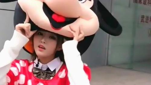 戴着头套的网红,揭秘网络红人的神秘面纱